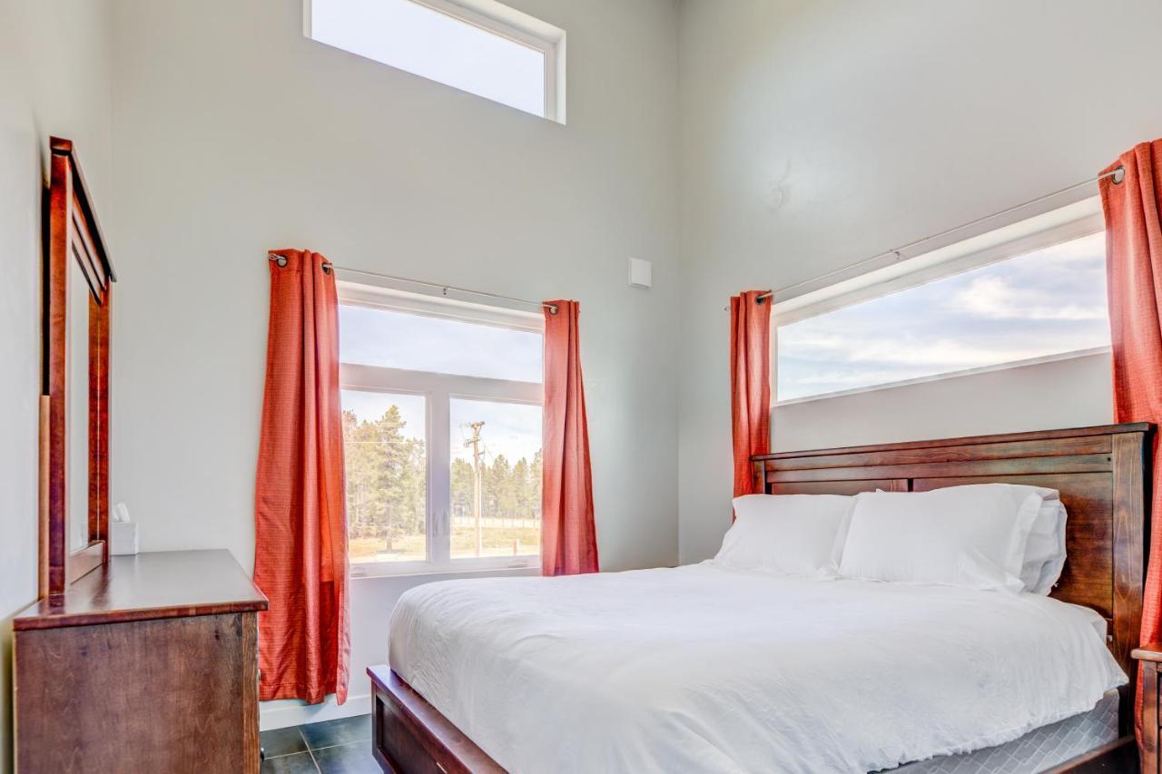 Castle In The Sky Unit Z Villa West Yellowstone Exteriör bild
